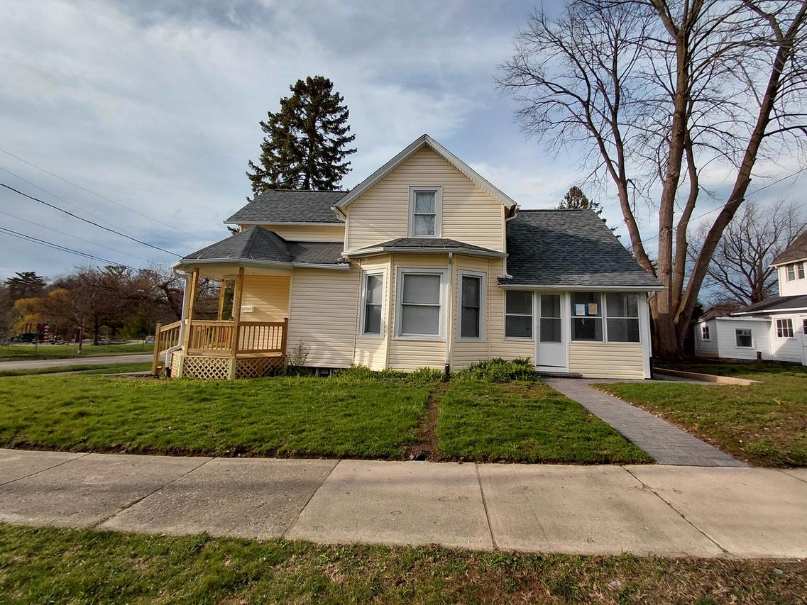 523 S Mcalister Ave., Waukegan, IL 60085