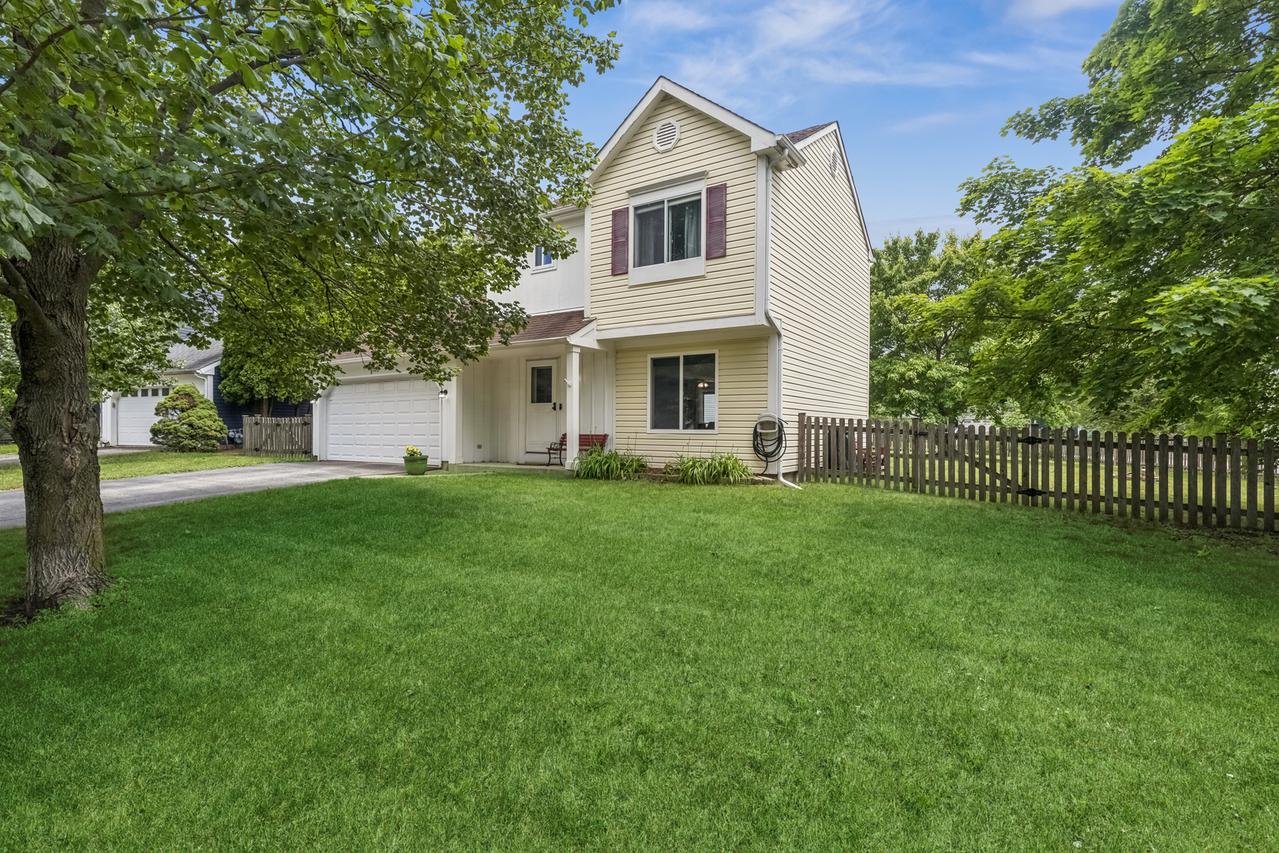 2352 Blue Spruce Ln., Aurora, IL 60502