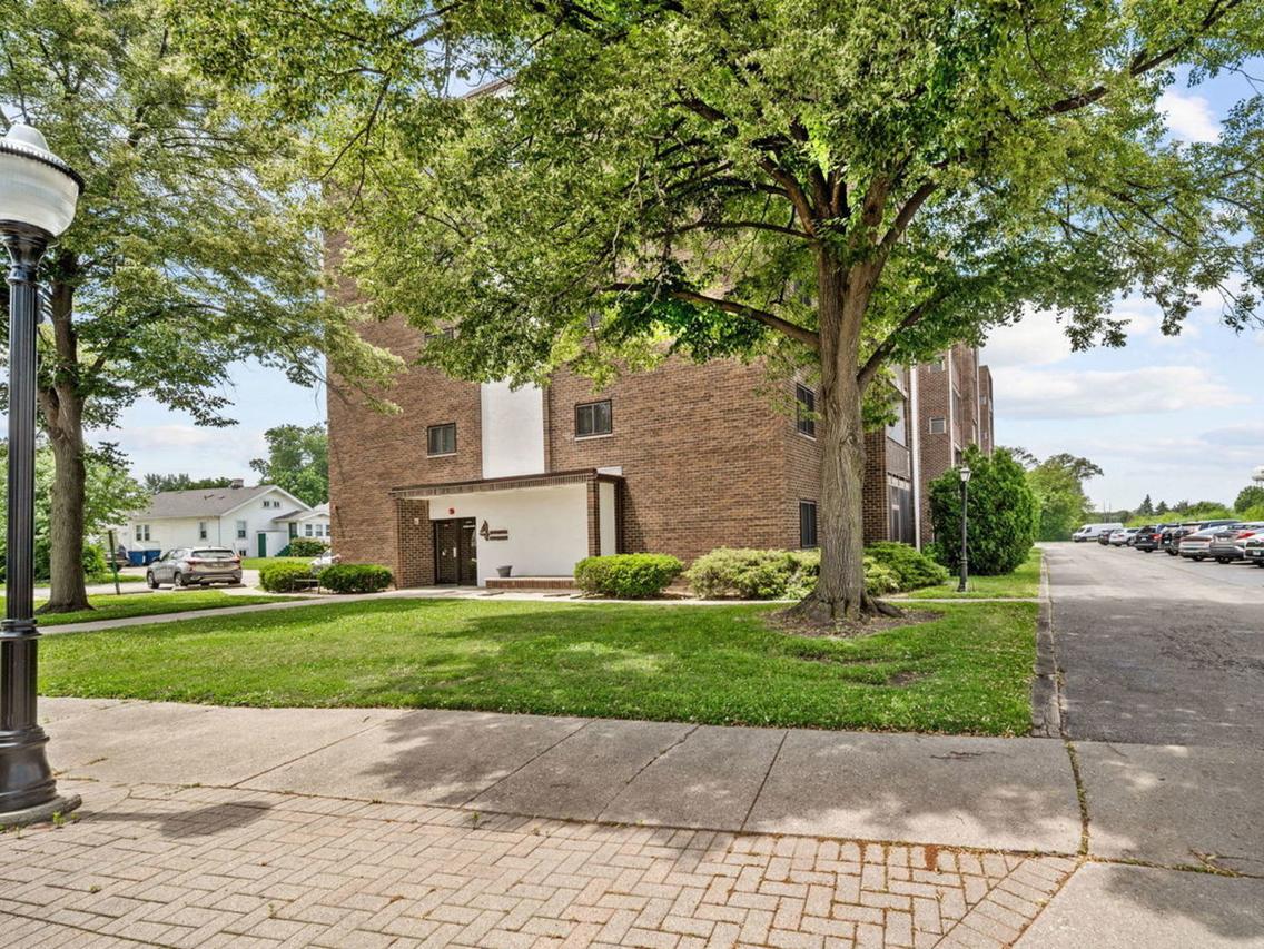 4 Mason St. #106, Bensenville, IL 60106