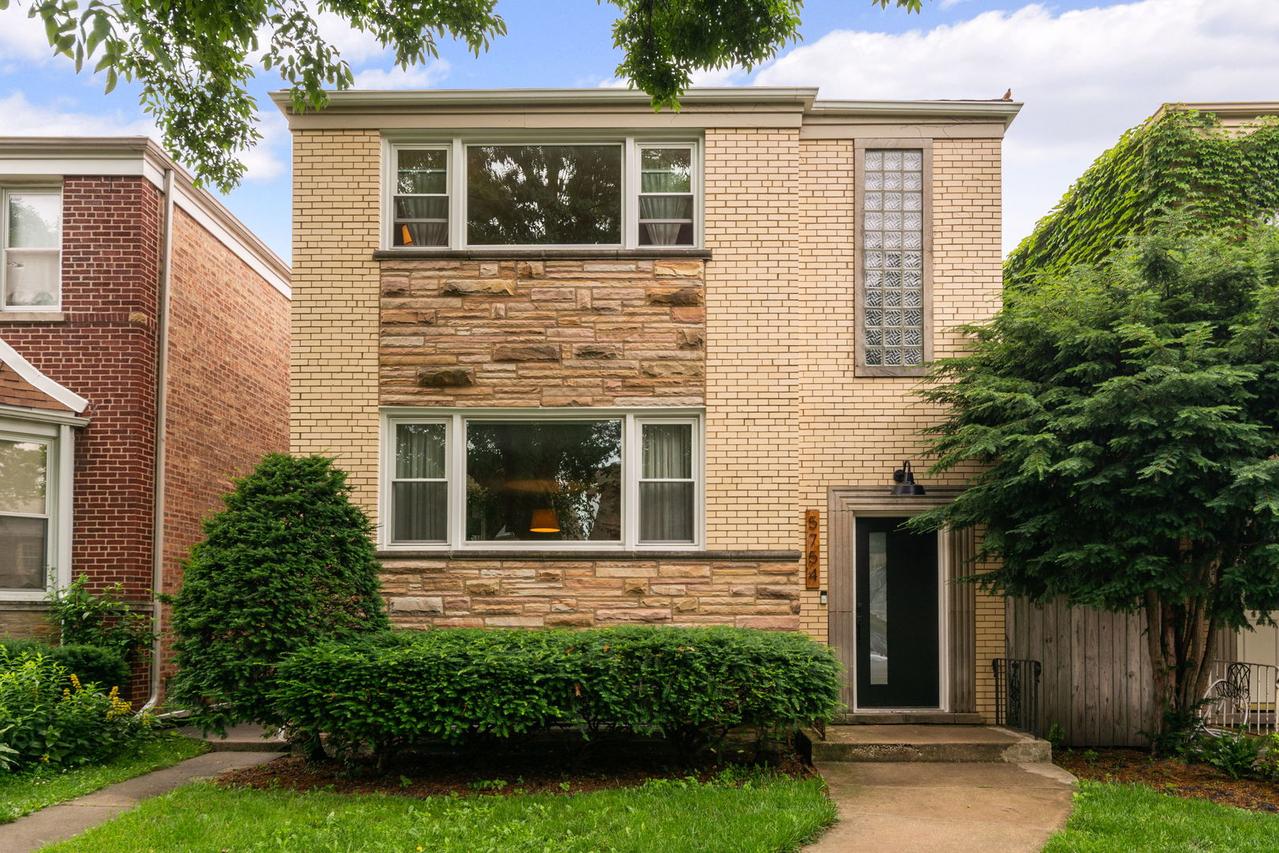5754 N Christiana Ave., Chicago, IL 60659