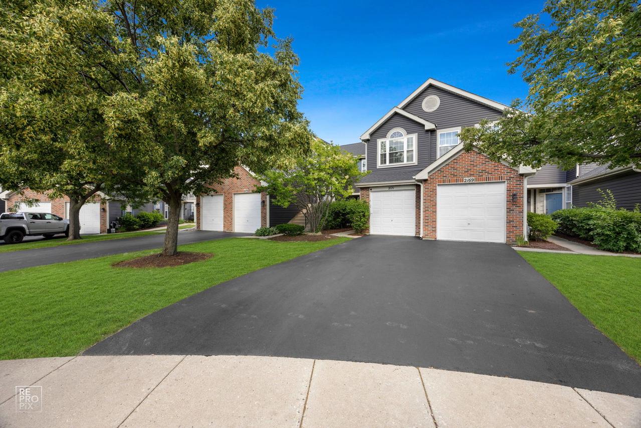 2171 Lake Ridge Dr., Glendale Heights, IL 60139
