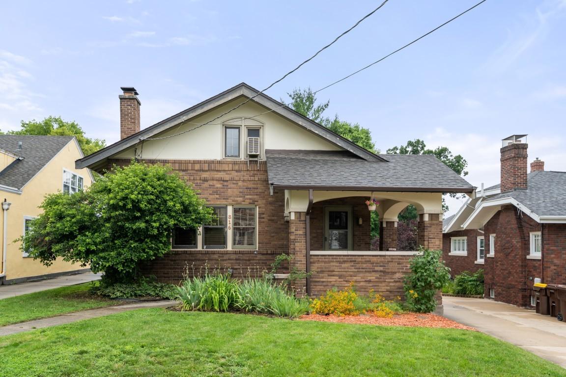 816 Paris Ave., Rockford, IL 61107