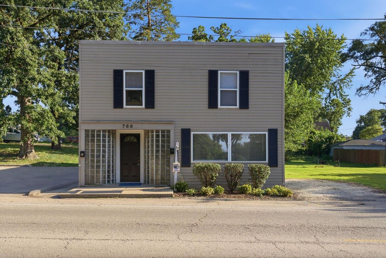 769 Parker Ave., Aurora, IL 60505