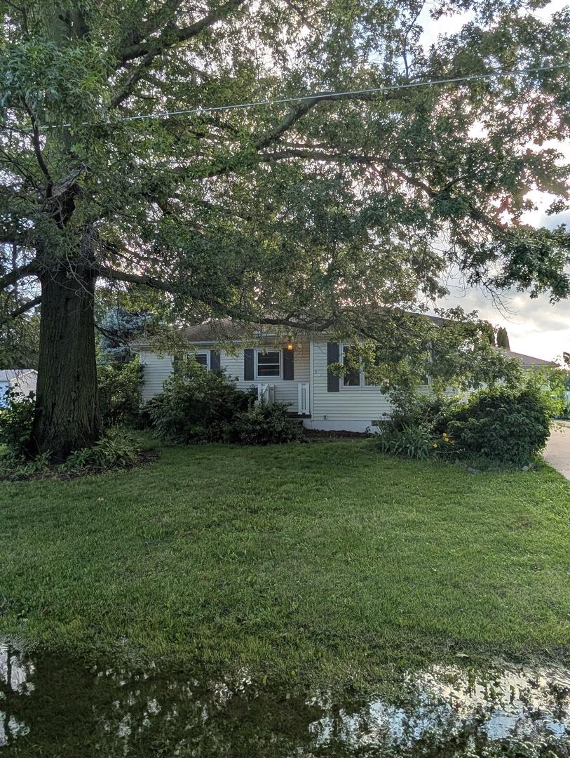 105 N 4th Ave., Sherrard, IL 61281