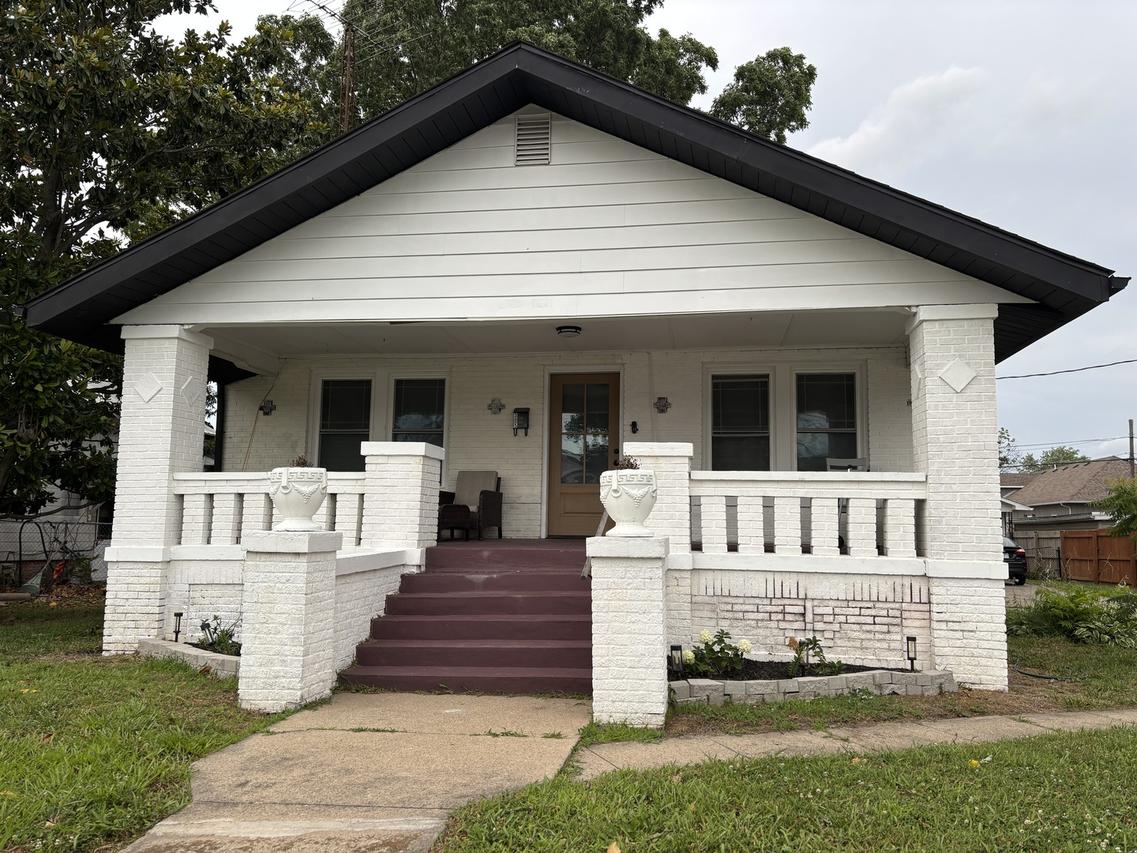 305 W Ray Ave., Christopher, IL 62822