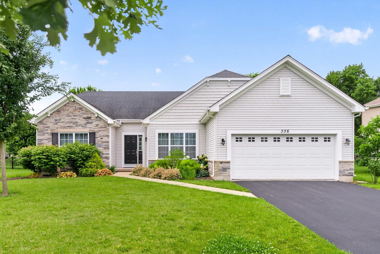 336 E Cloverlane Dr., Sycamore, IL 60178