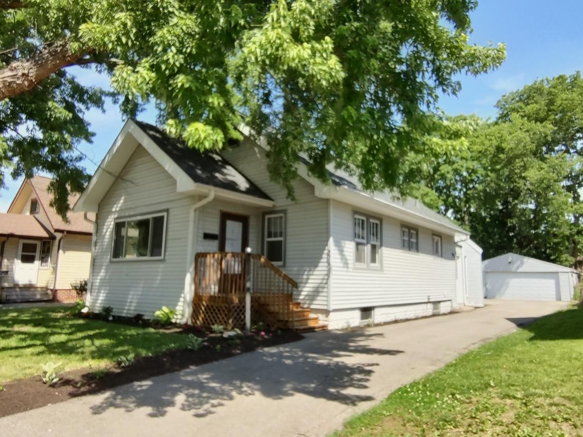 604 Frances Ave., Loves Park, IL 61111