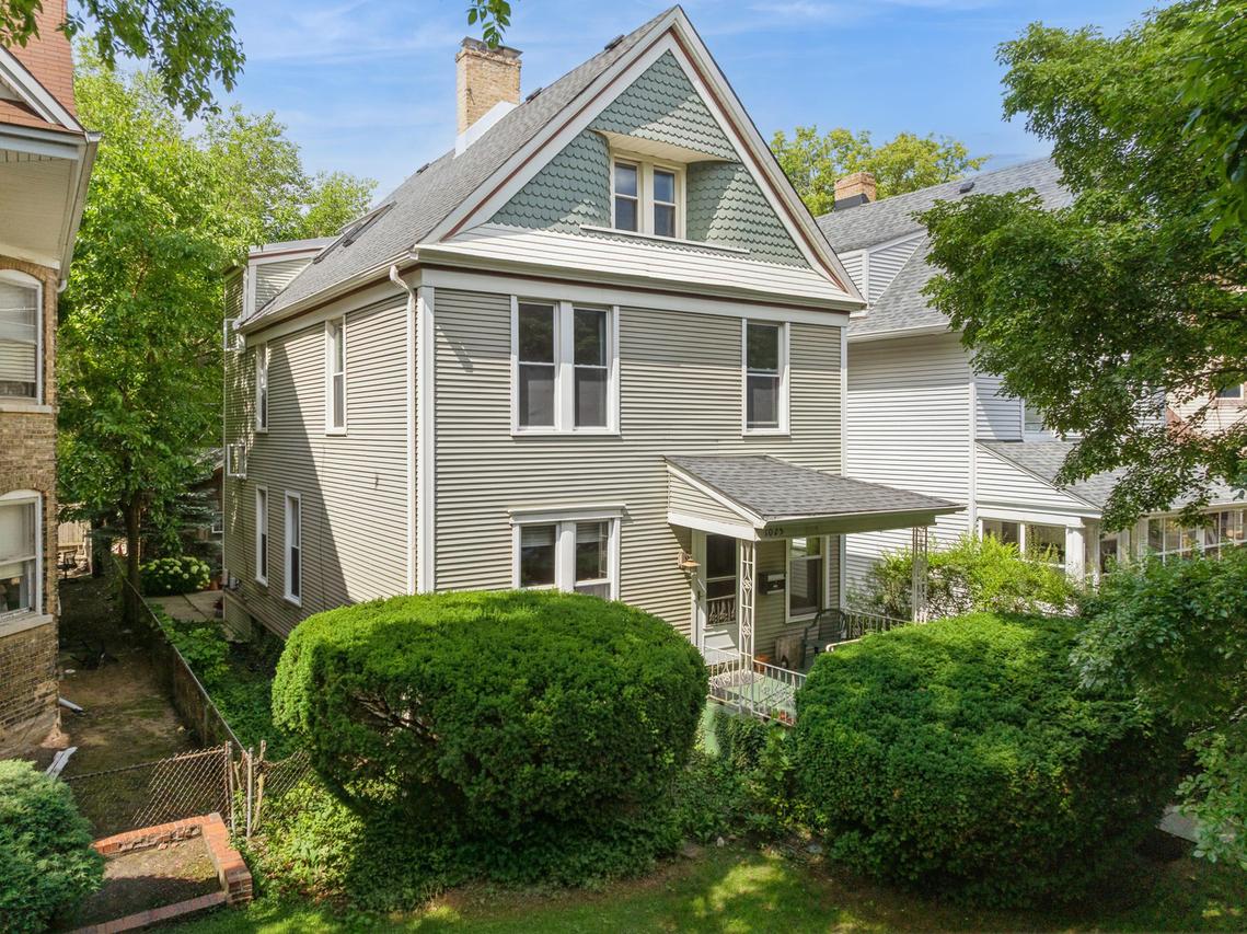 1025 Garnett Pl., Evanston, IL 60201