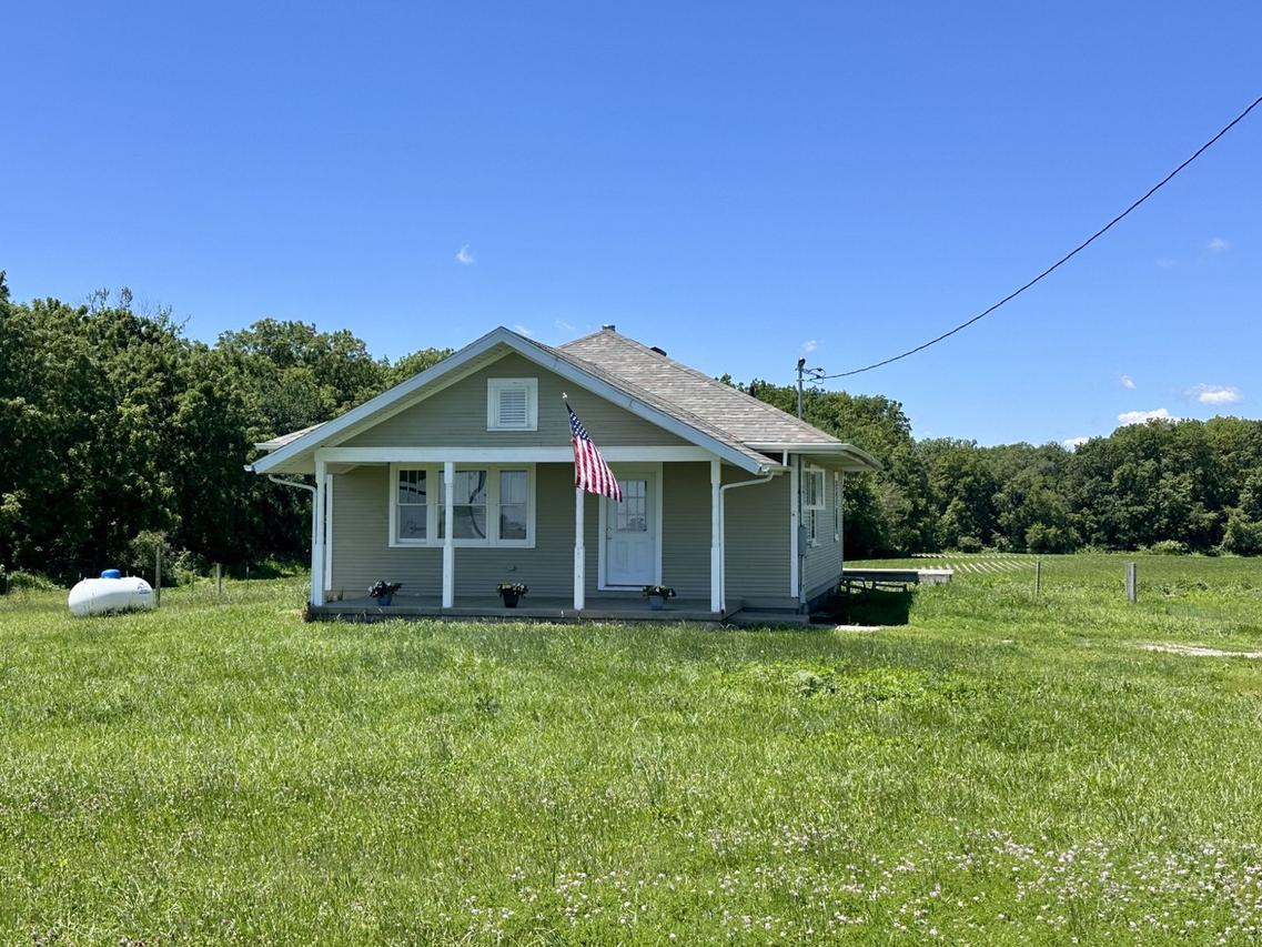 7637 1900 East St., Tiskilwa, IL 61368
