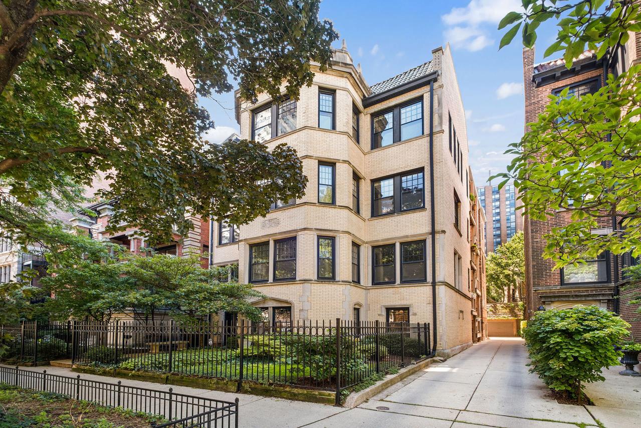 635 W Sheridan Rd. #G, Chicago, IL 60613