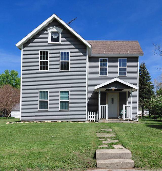 507 Main St., Leaf River, IL 61047