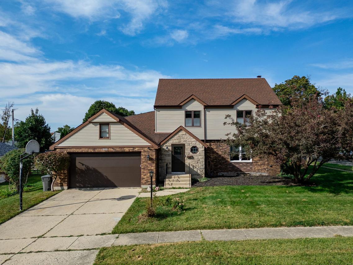 1300 Wolff Ave., Elgin, IL 60123