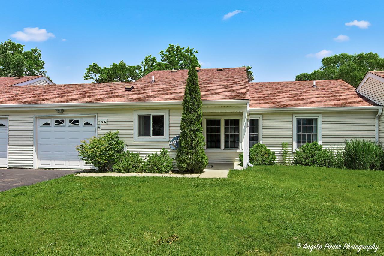 7227 Wheaton Ln. #355, Fox Lake, IL 60020