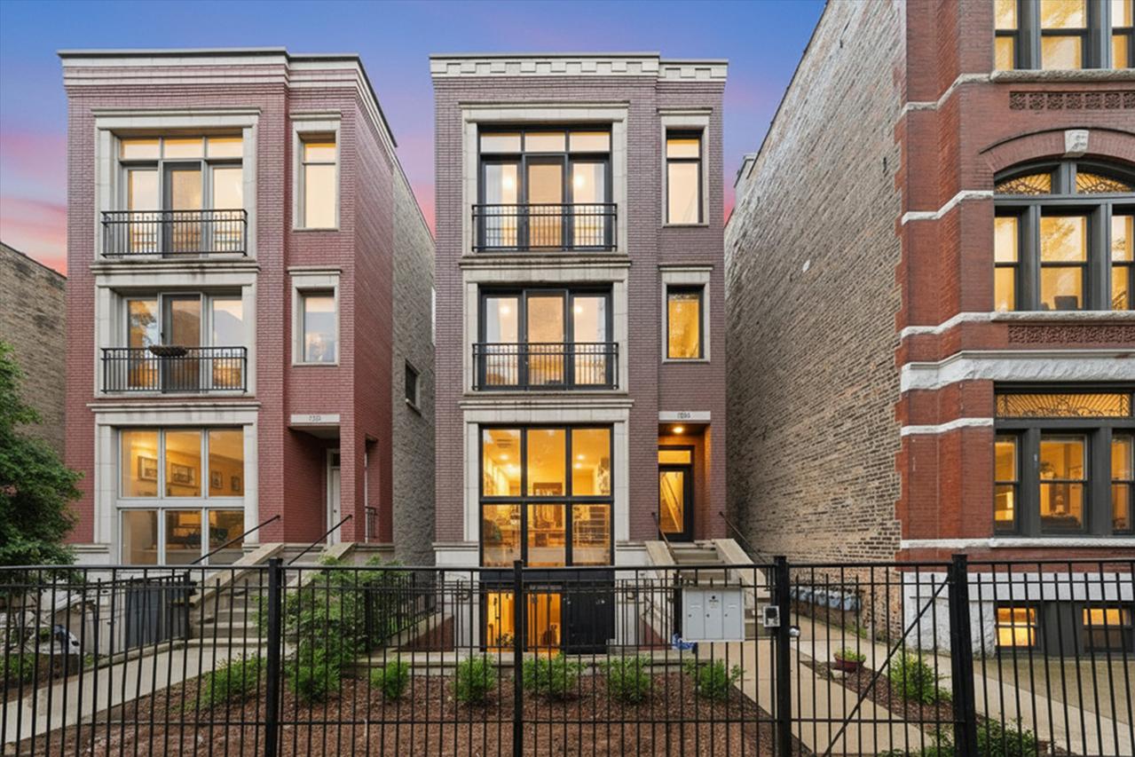 1054 N Hermitage Ave. #1, Chicago, IL 60622