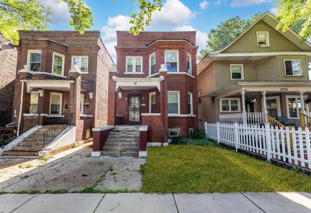 7707 S Peoria St., Chicago, IL 60620