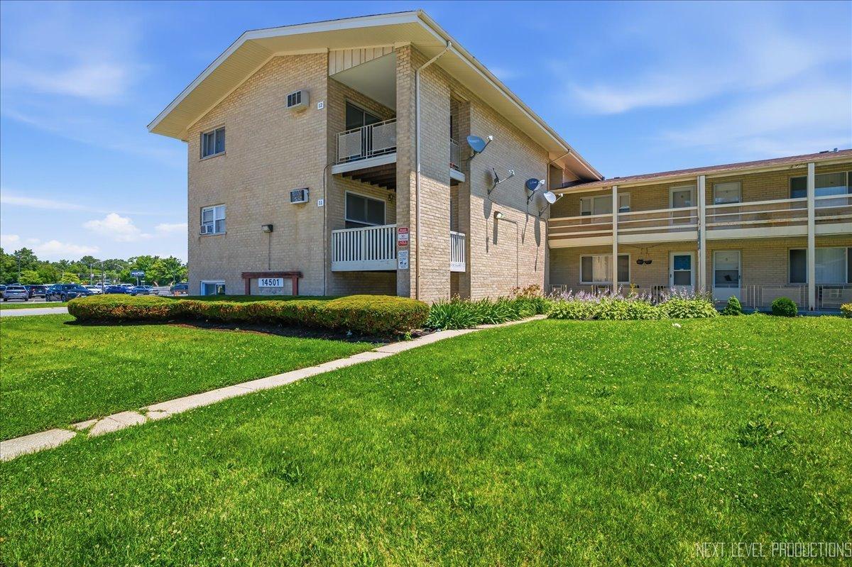 14501 Keystone Ave. #9, Midlothian, IL 60445
