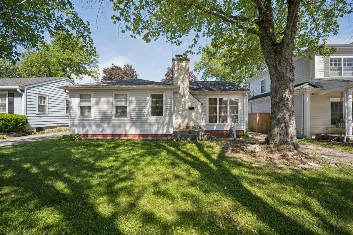 735 Prairie Ave., Barrington, IL 60010