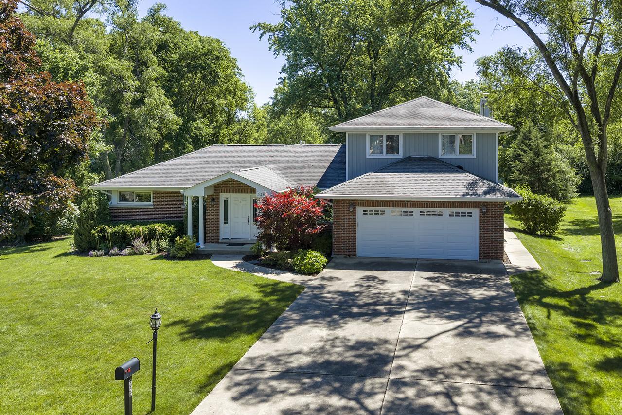 249 Spruce Rd., Northbrook, IL 60062