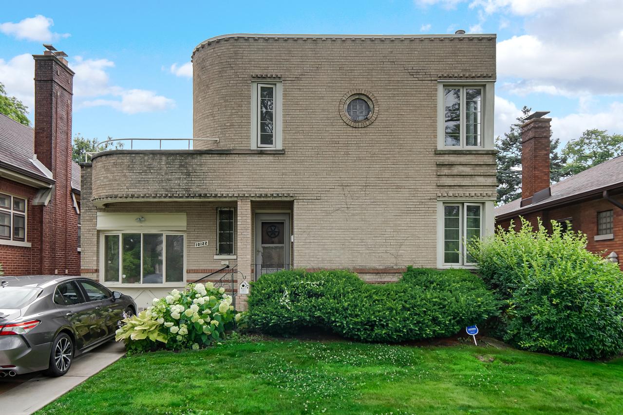 10122 S Bell Ave., Chicago, IL 60643