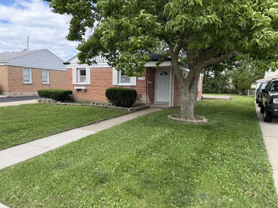 2709 Calwagner St., Franklin Park, IL 60131