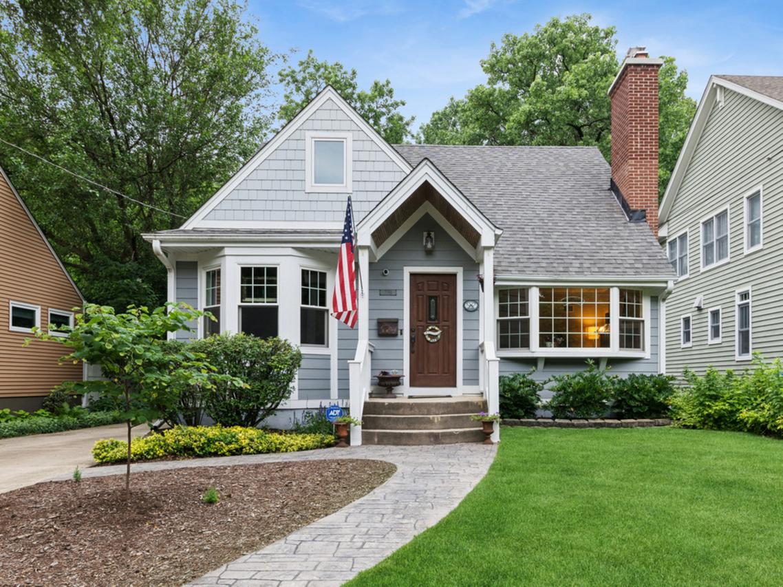 770 Highland Ave., Glen Ellyn, IL 60137