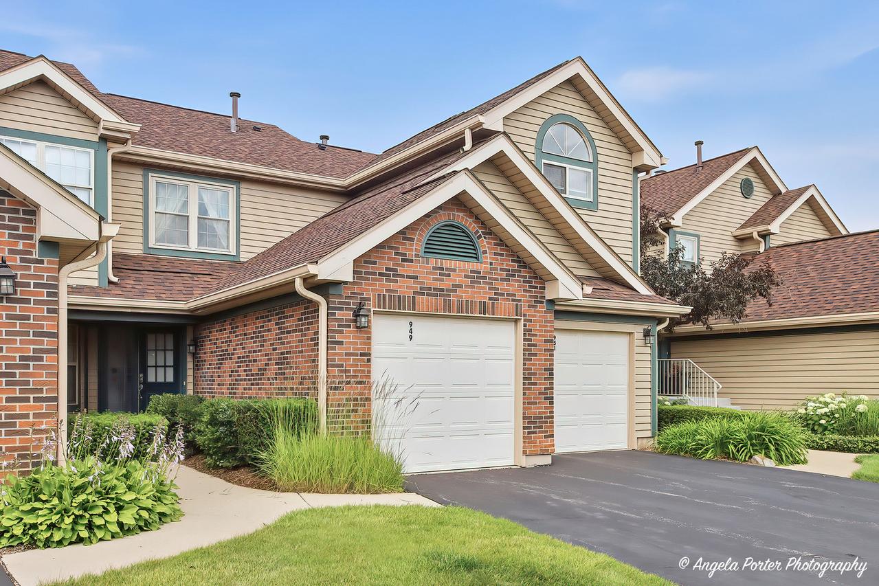949 Ridgefield Ln., Wheeling, IL 60090