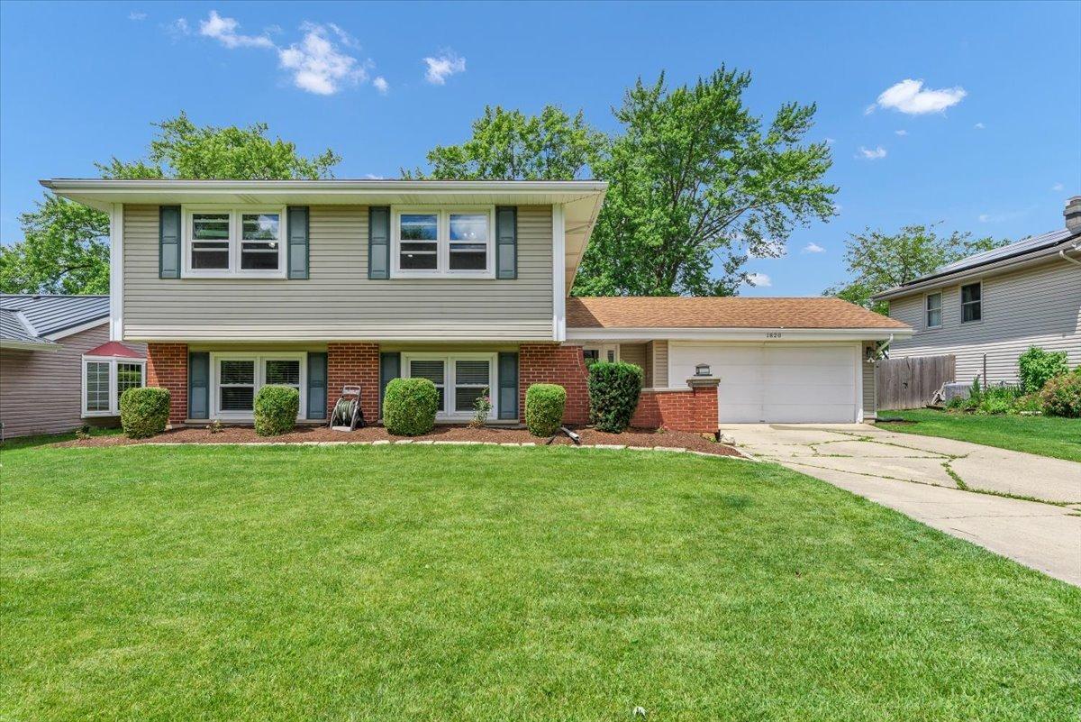 1820 Claremont Rd., Hoffman Estates, IL 60169