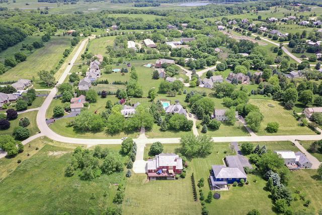415 Laurine Ct., Spring Grove, IL 60081