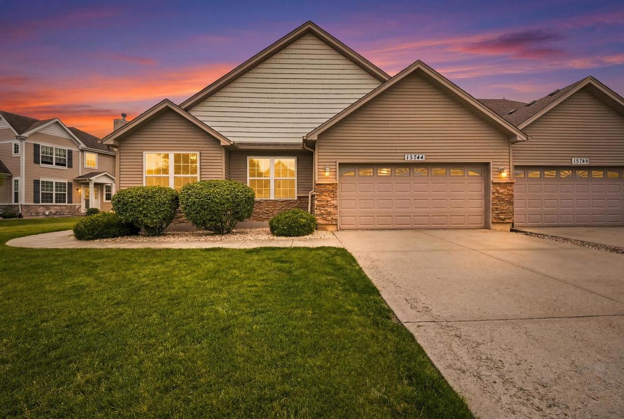 15744 Cove Cir., Plainfield, IL 60544