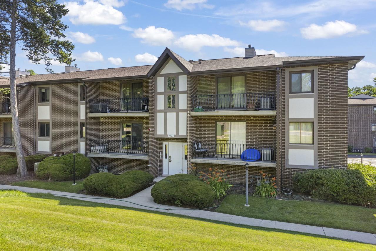1714 S Washington St., Naperville, IL 60565