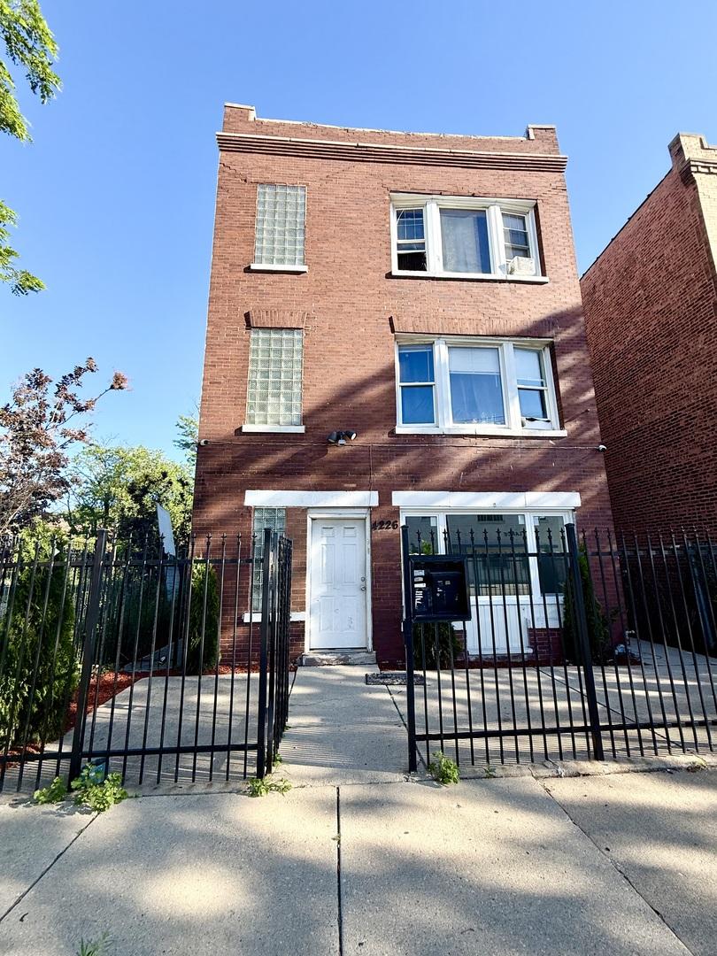 4226 W Ogden Ave., Chicago, IL 60623