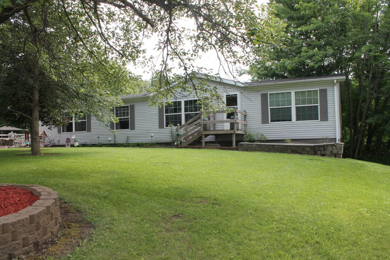 1462 303rd St., Sherrard, IL 61281