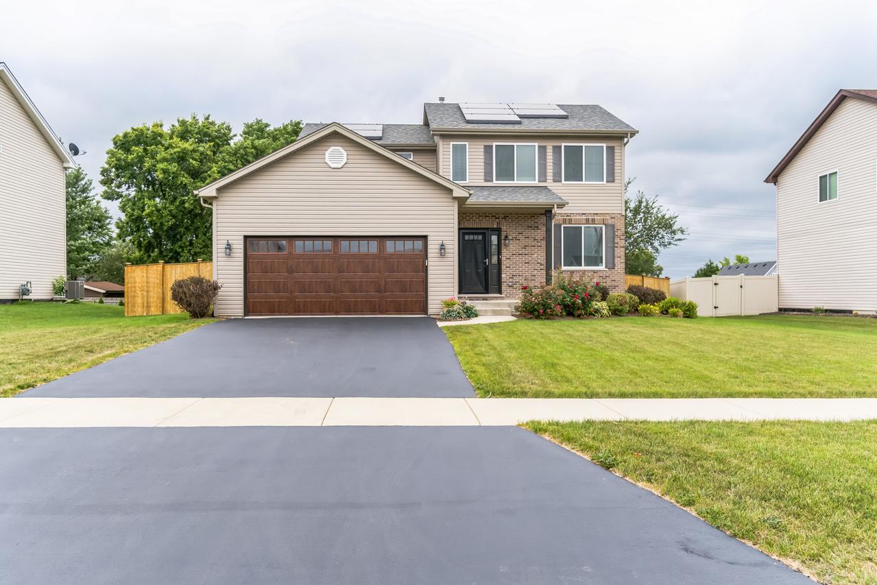 615 Camellia Ave., Aurora, IL 60505