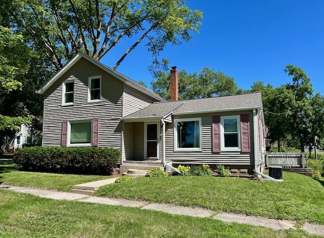 204 E 6th St., Pecatonica, IL 61063