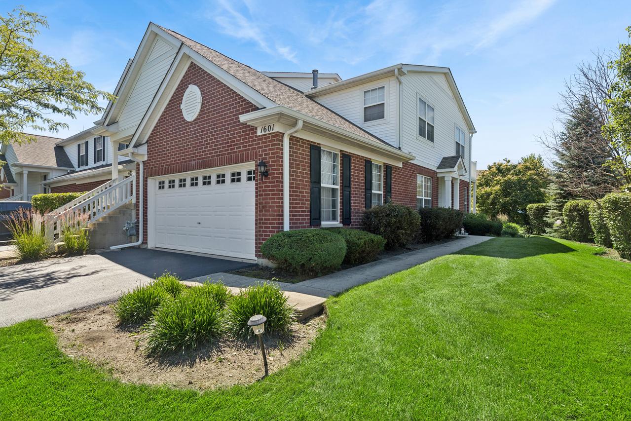 1601 Millbrook Dr., Algonquin, IL 60102