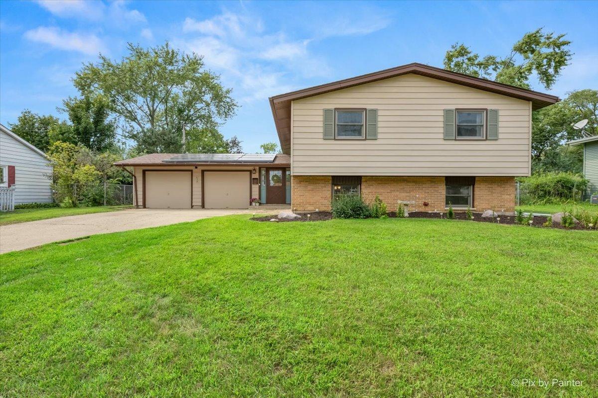 638 Sussex Ln., Crystal Lake, IL 60014