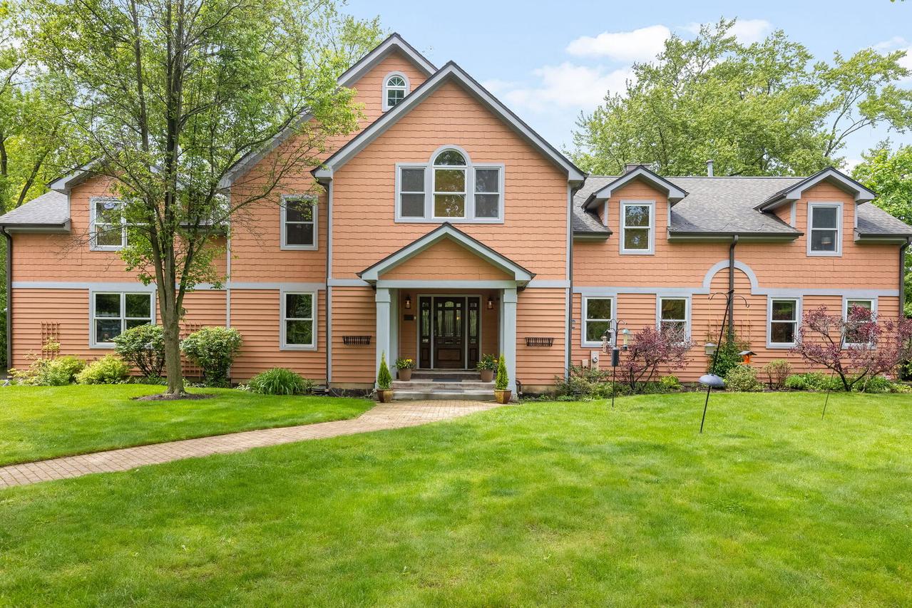 1520 Telegraph Rd., Lake Forest, IL 60045