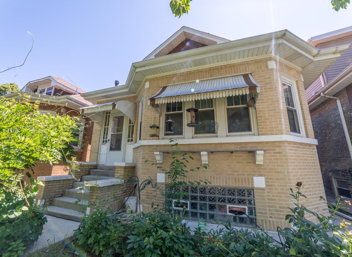 2849 N Luna Ave., Chicago, IL 60641