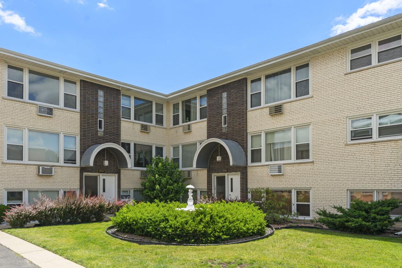 5947 N Odell Ave. #2N, Chicago, IL 60631