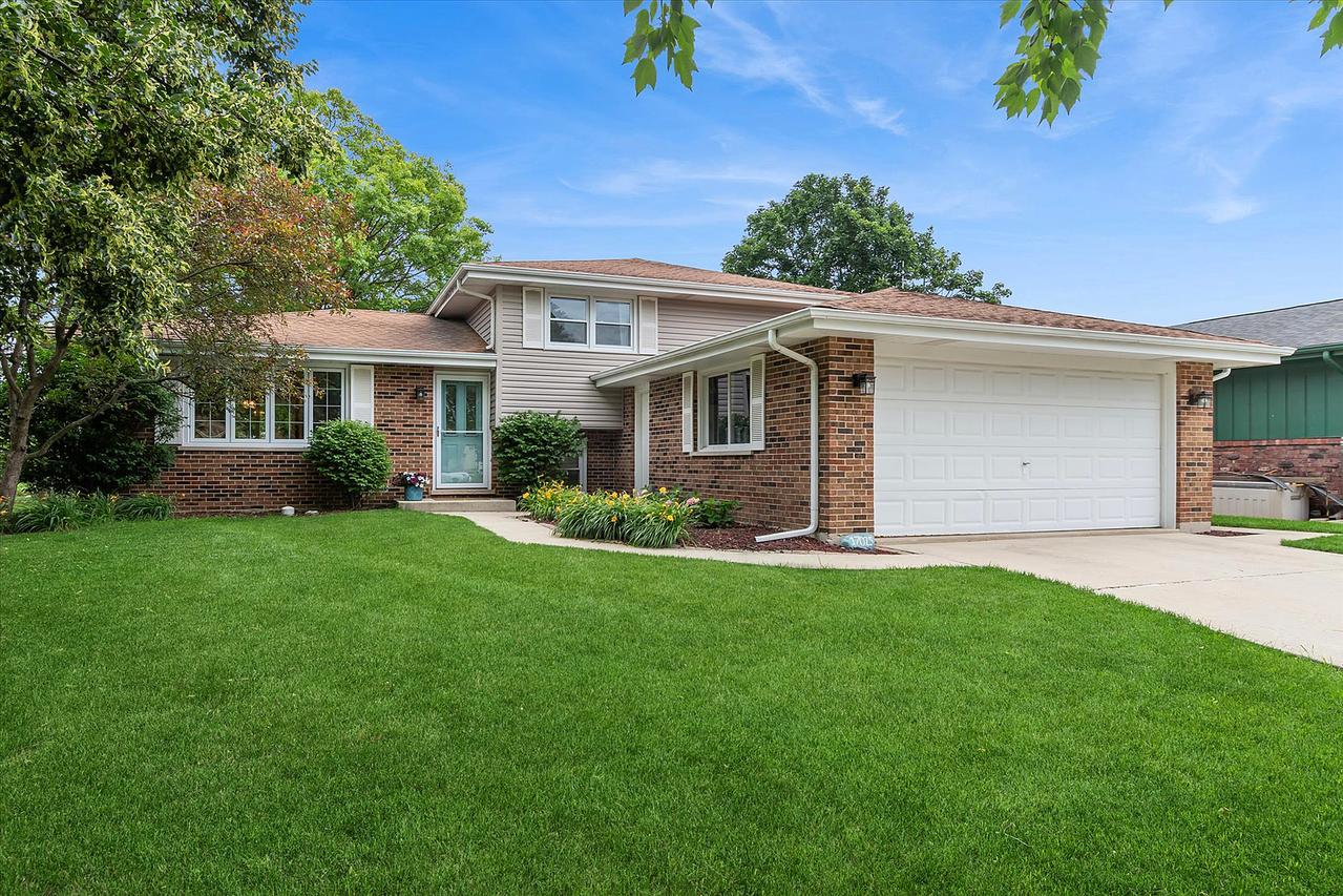 17025 Creekside Ave., Tinley Park, IL 60487