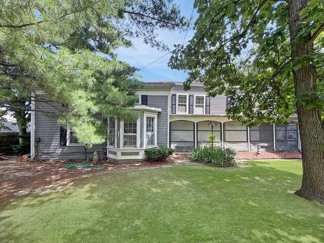 518 E 10th St., Lockport, IL 60441
