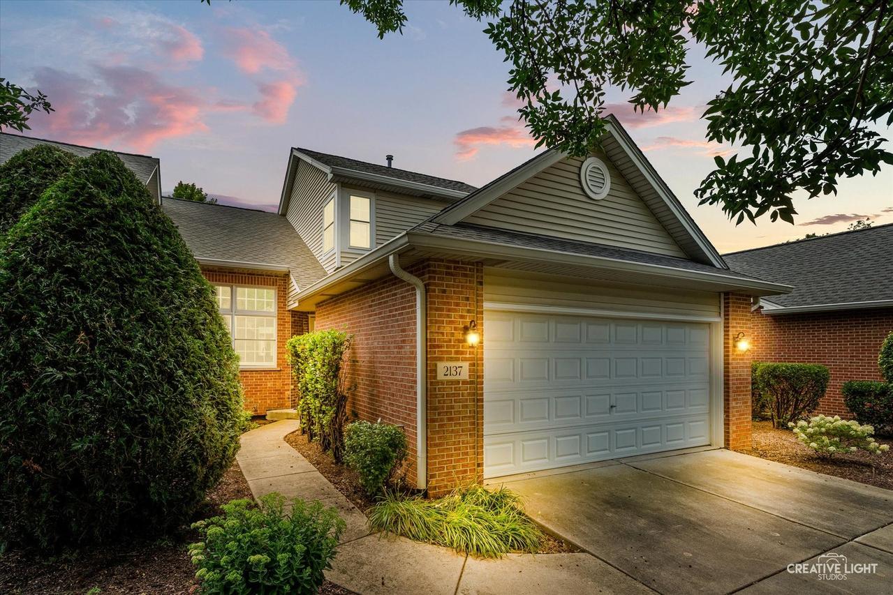 2137 Prairie Ln., Woodridge, IL 60517