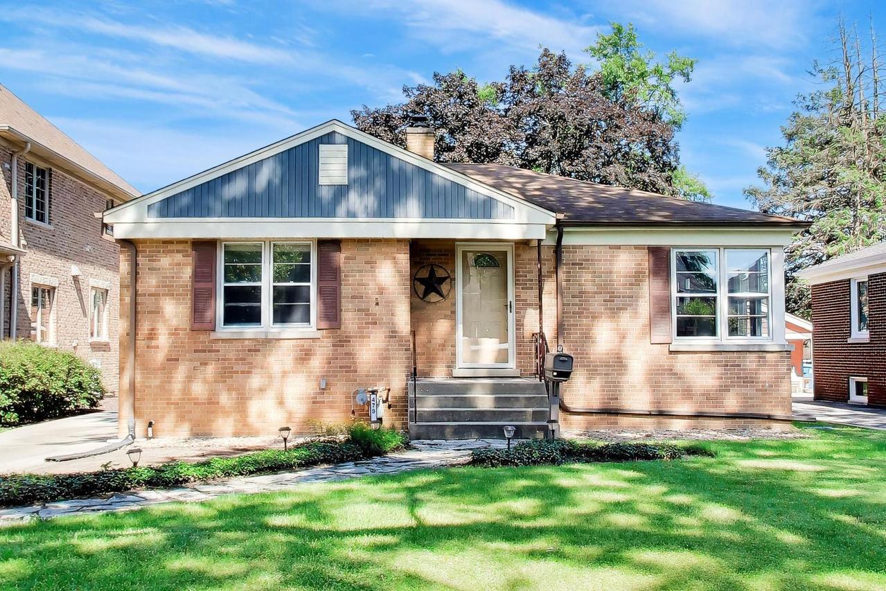 479 N Elm Ave., Elmhurst, IL 60126