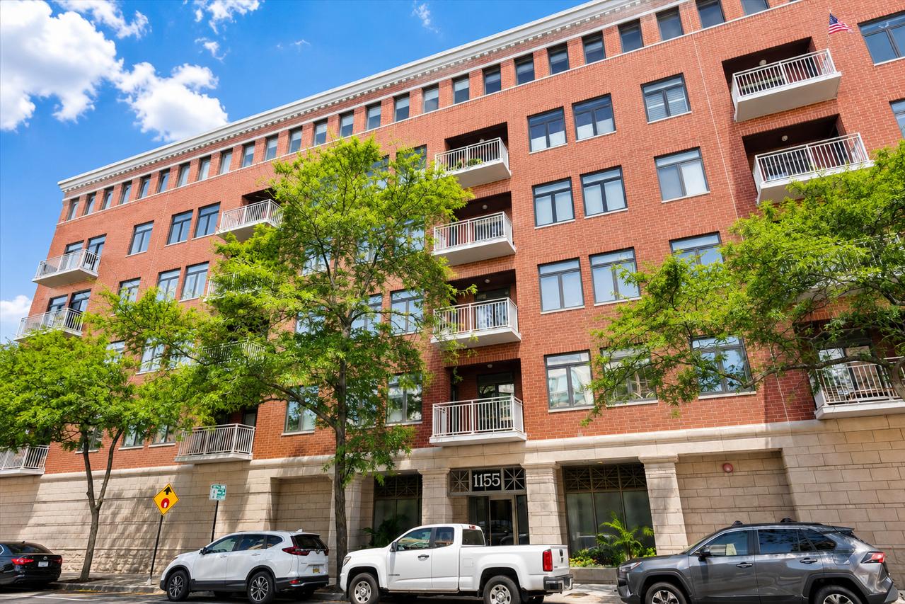 1155 W Armitage Ave. #301, Chicago, IL 60614