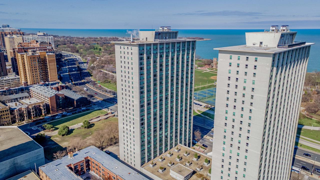 3600 N Lake Shore Dr. #907, Chicago, IL 60613