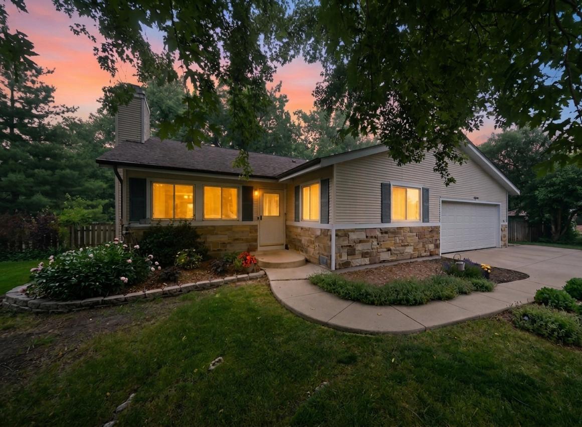 2S445 Sanchez Dr., Warrenville, IL 60555