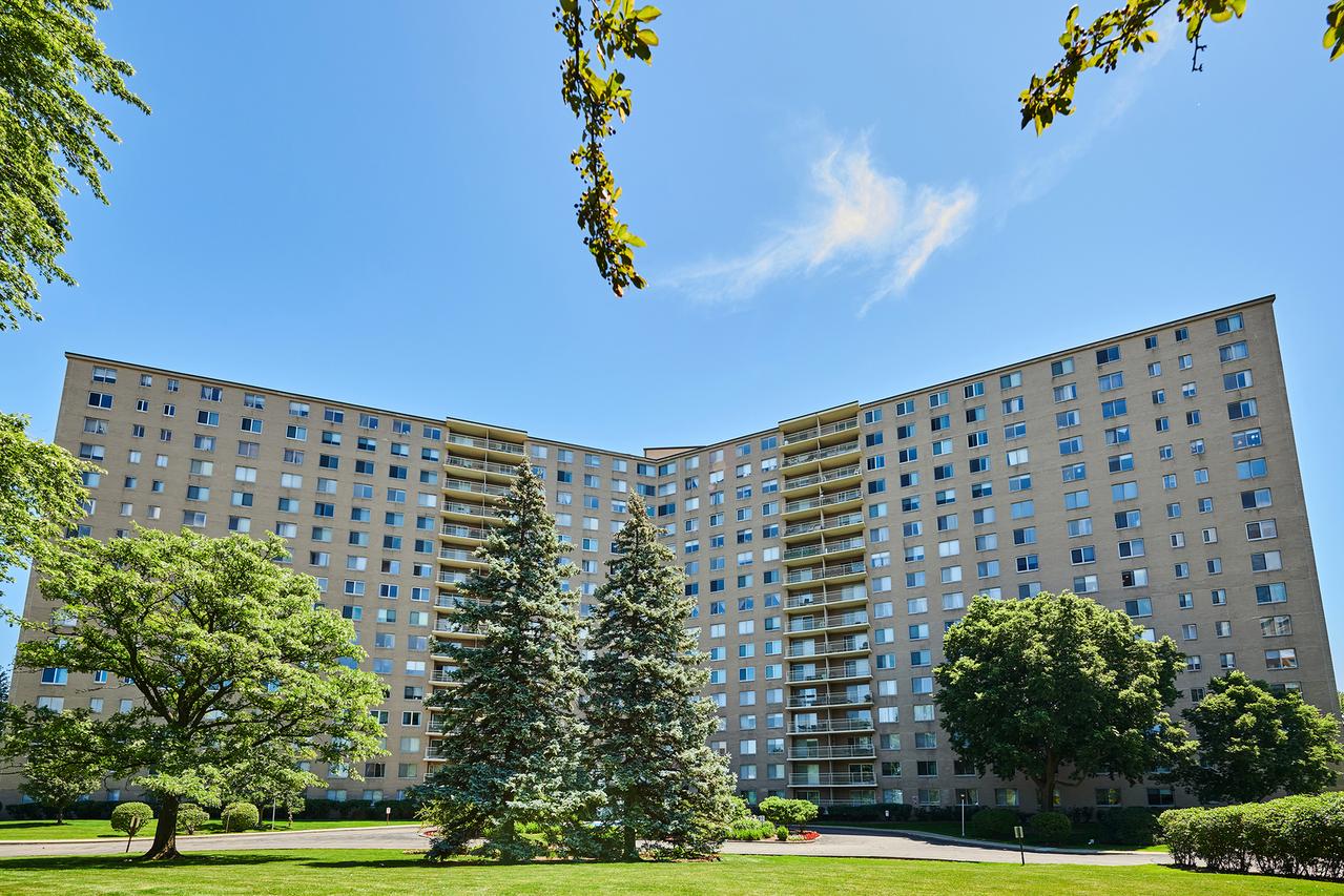 7061 N Kedzie Ave. #913, Chicago, IL 60645