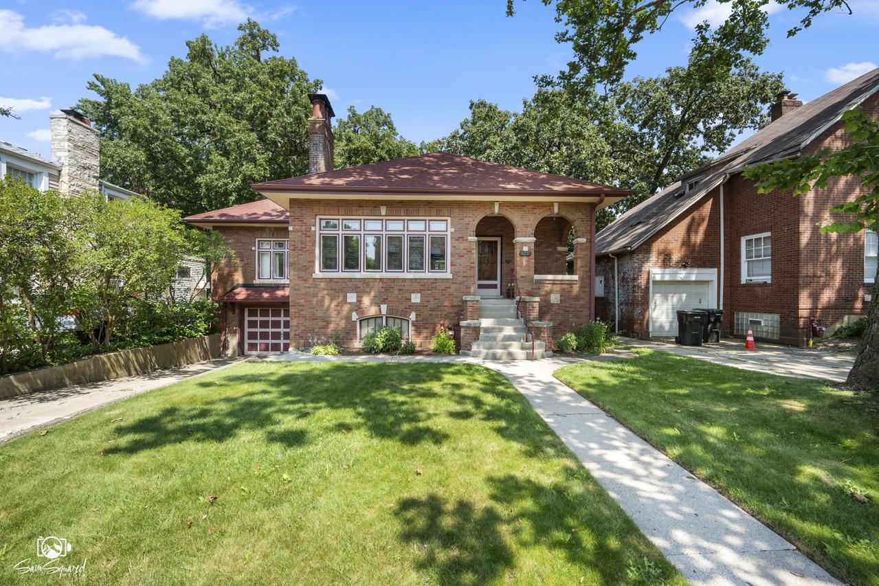 9237 S Longwood Dr., Chicago, IL 60643