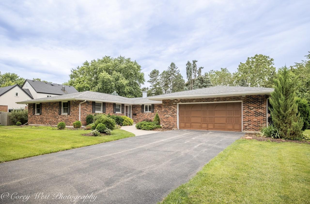 3 Golfview Pl., Dekalb, IL 60115