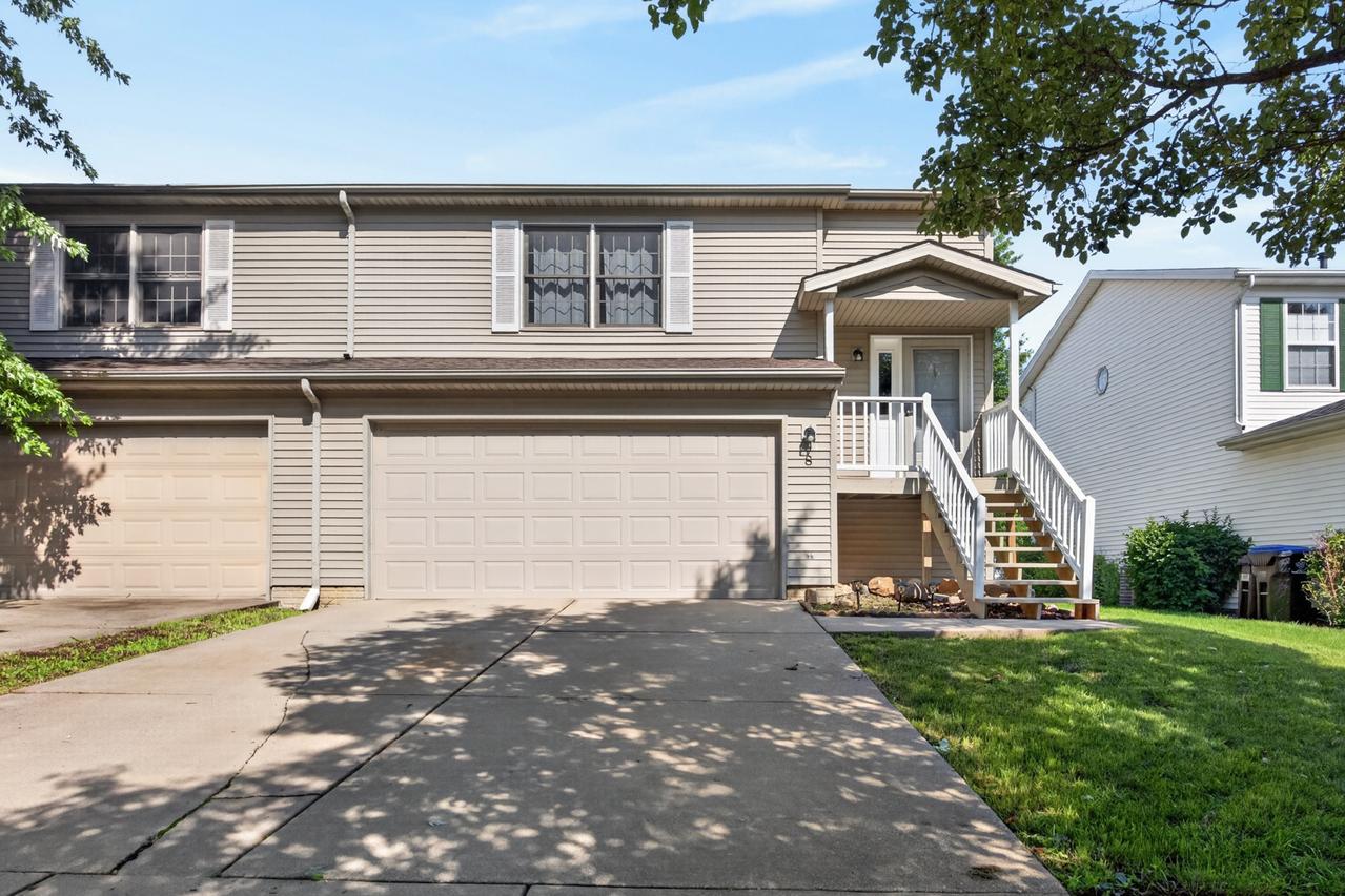 8 Rounds Rd., Bloomington, IL 61704